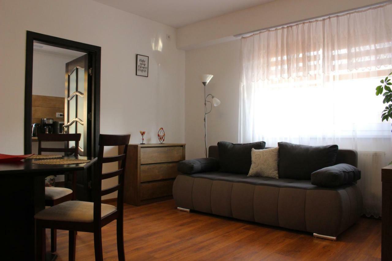 Still Apartament ไกรโอวา ภายนอก รูปภาพ